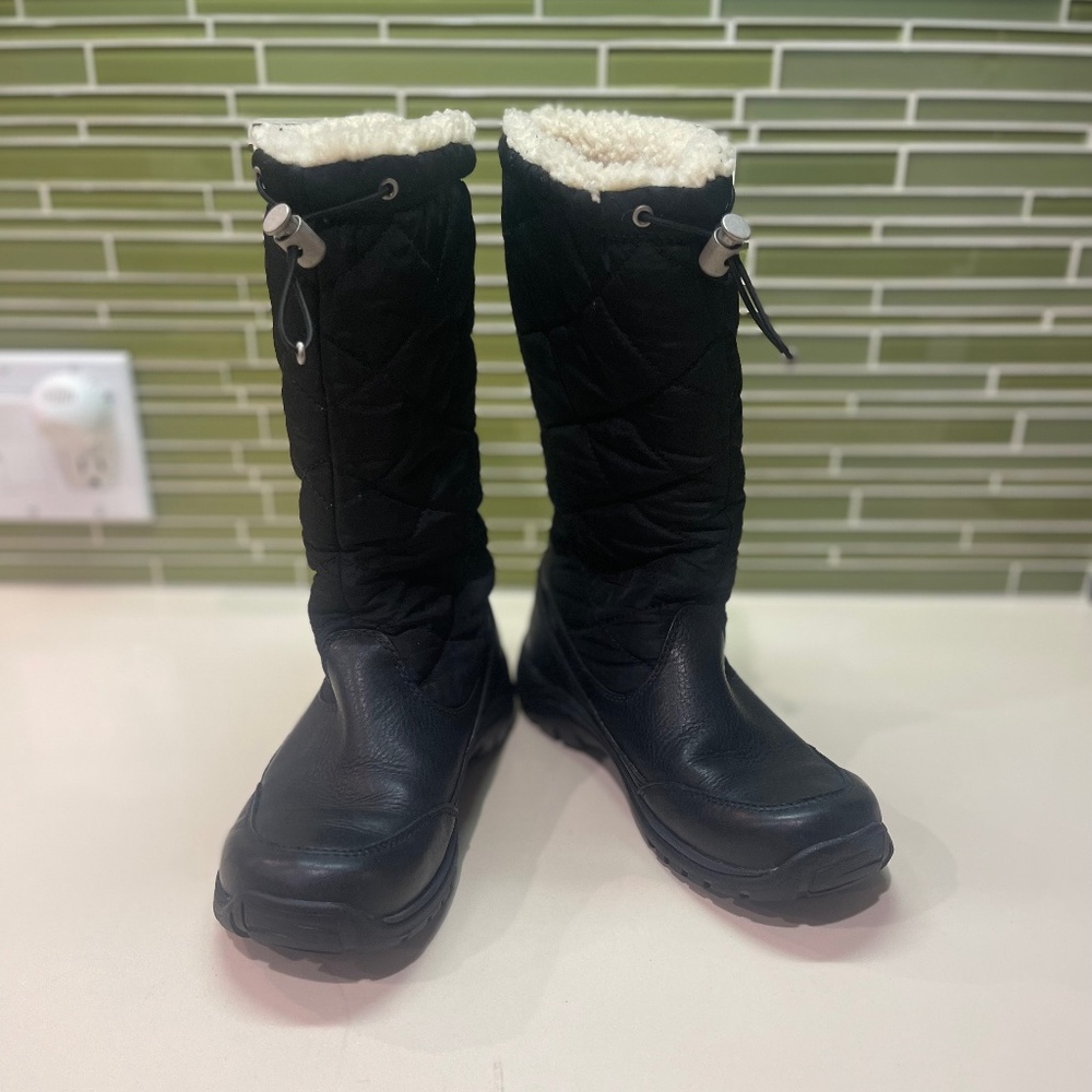 UGG Snowpeak Shearling Lined Waterproof Tall Quilted Boots sz 7